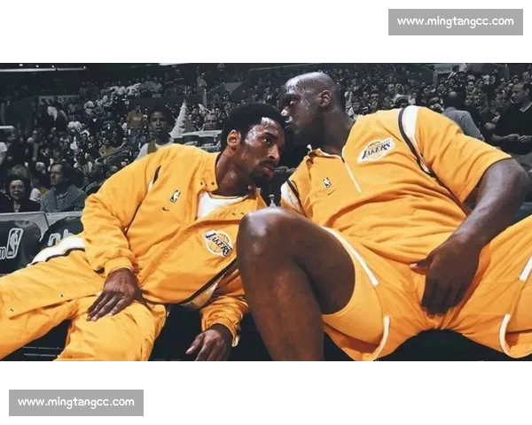 2000 总决赛 G4：鲨鱼六犯离场，科比带伤狂砍 28 分加时封神