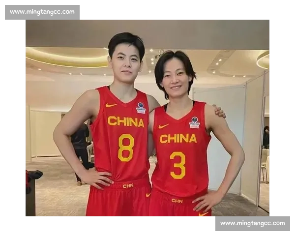 杨力维 x 杨舒予:女篮场上的铁臂双姝,碾碎对手防线! 杨力维 x 杨舒予:女篮场上的铁臂双姝,碾碎对手防线!