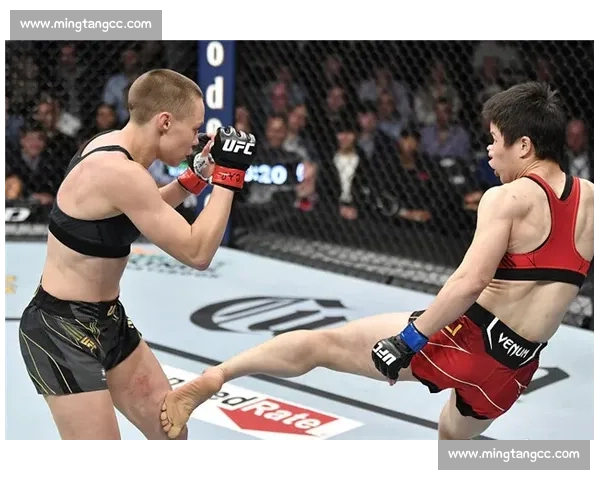 别眨眼！冰球巨星的致命一击，直播镜头捕捉精彩瞬间！